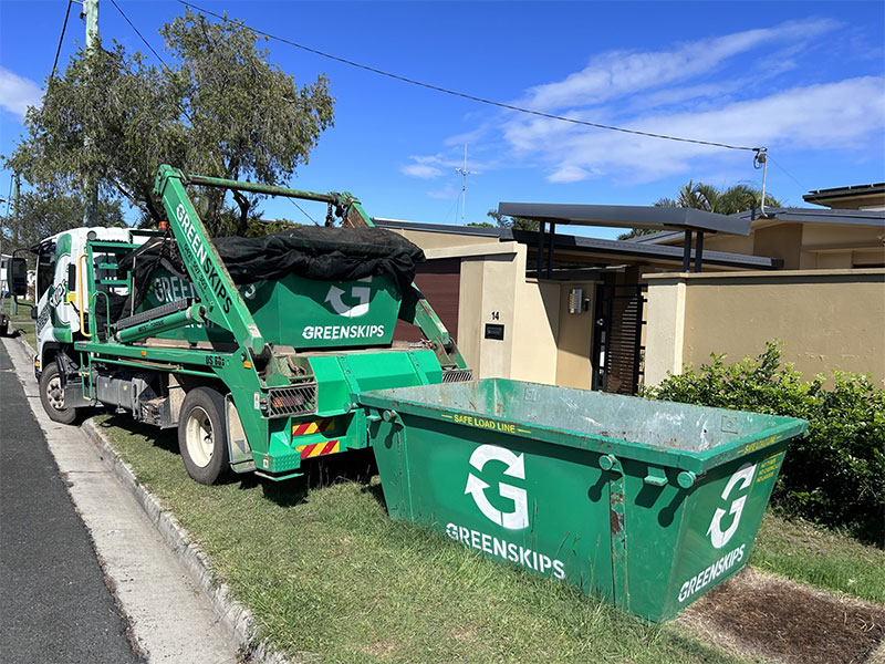 Construction skip bin delivery in Logan